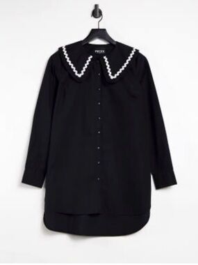 PIECES Black Button-Up Blouse with White Trim Large Collar. Size Medium